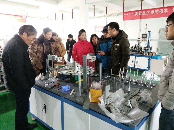 上汽通用五菱汽车股份到访秋葵视频在线下载安装，共话自动检测技术与品质管理